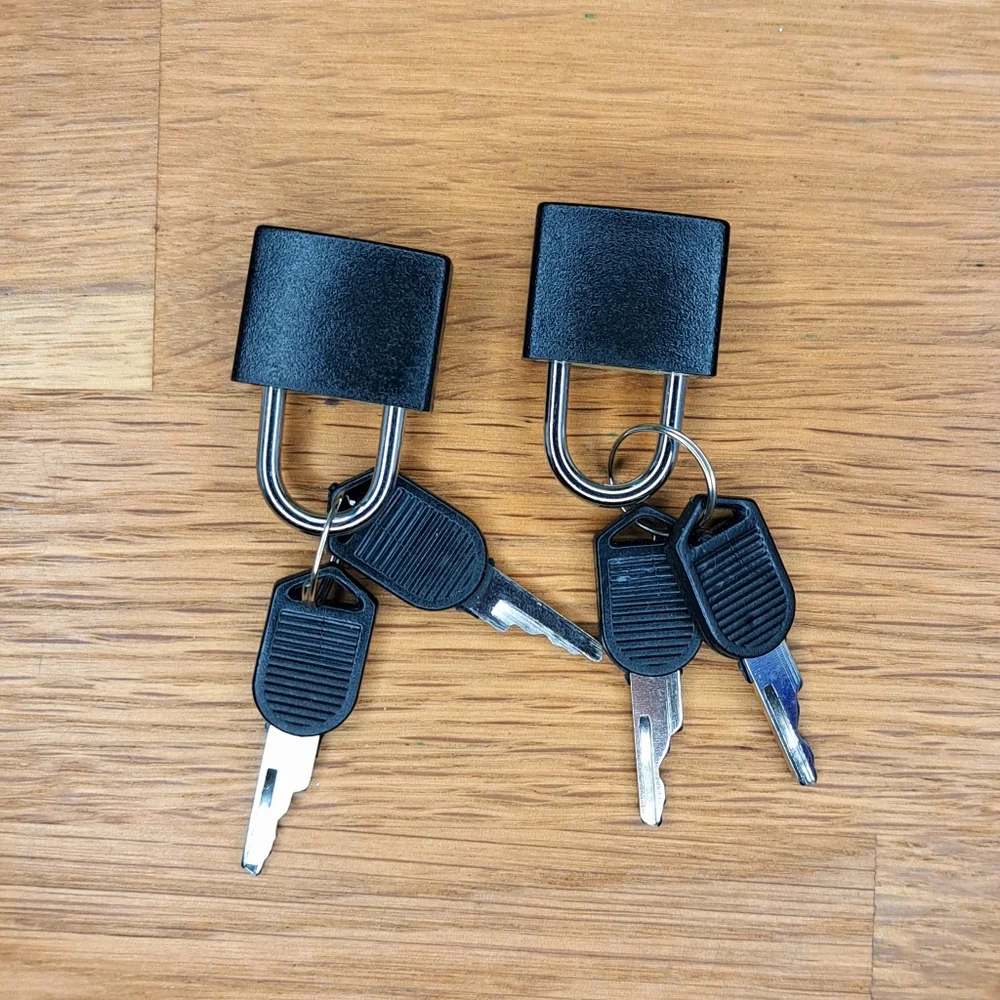 Decorative padlocks and keys in semi-matte black 🔐🖤🖤